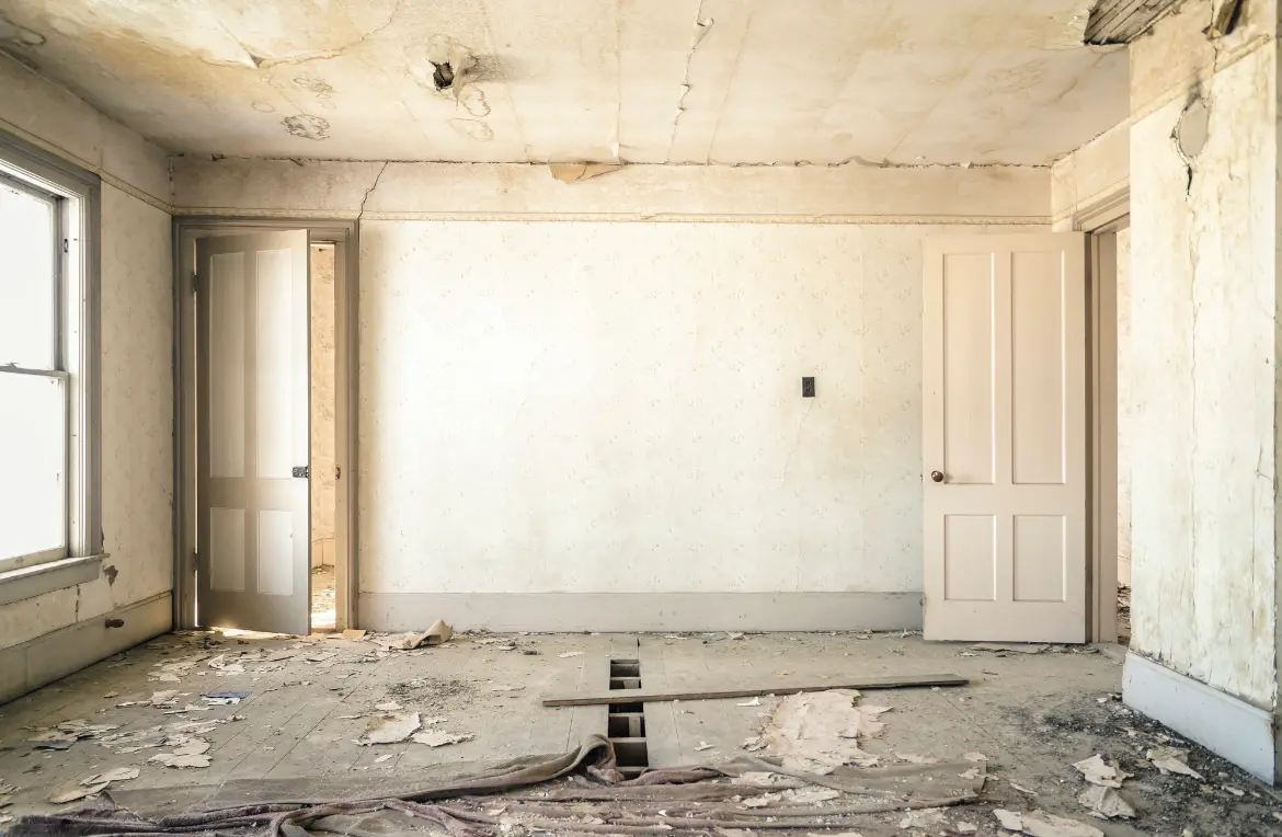 Waste disposal crew managing a cleanout project in Mililani Mauka